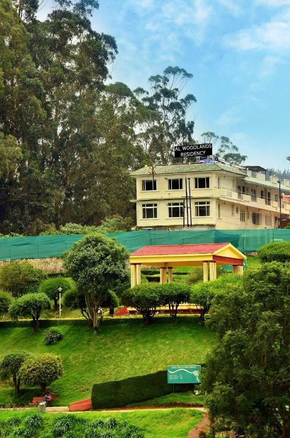 Отель Al Woodlands Residency Утакаманд Экстерьер фото