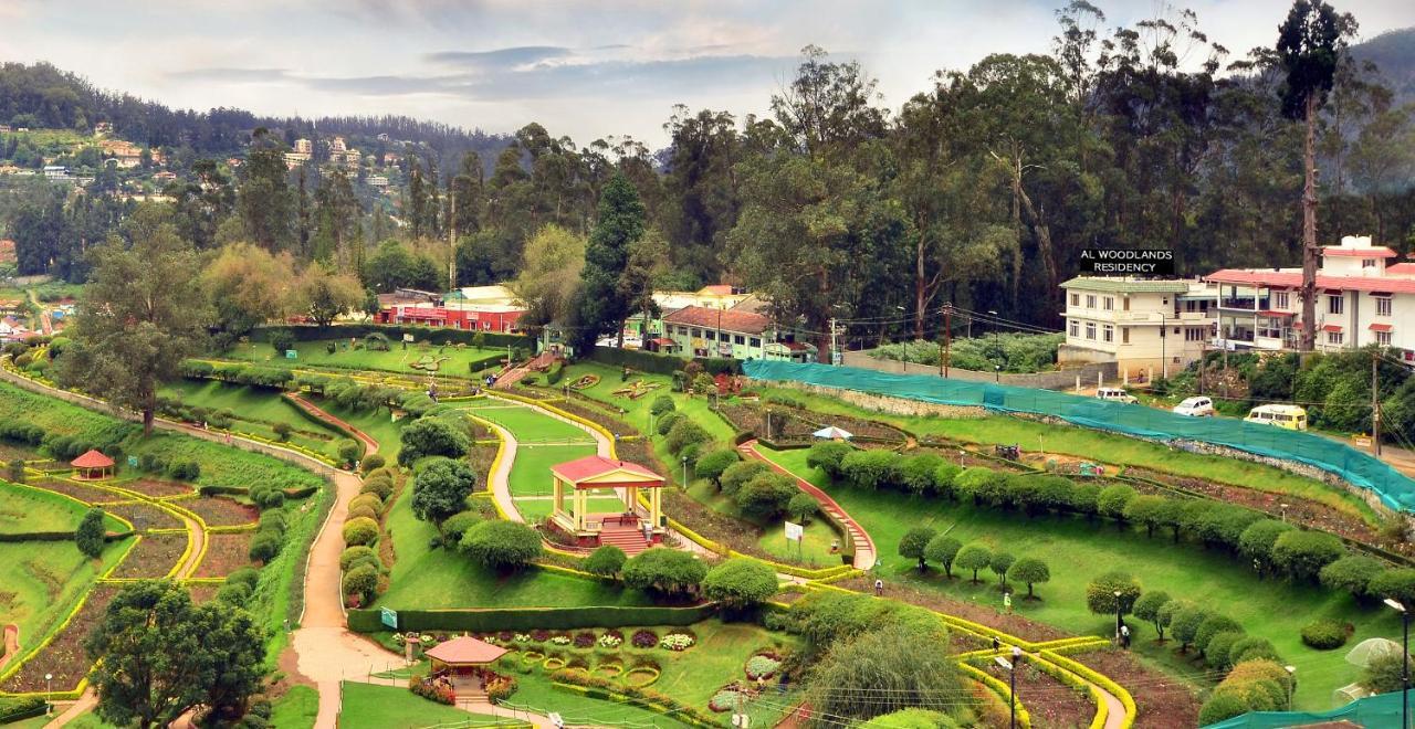 Отель Al Woodlands Residency Утакаманд Экстерьер фото